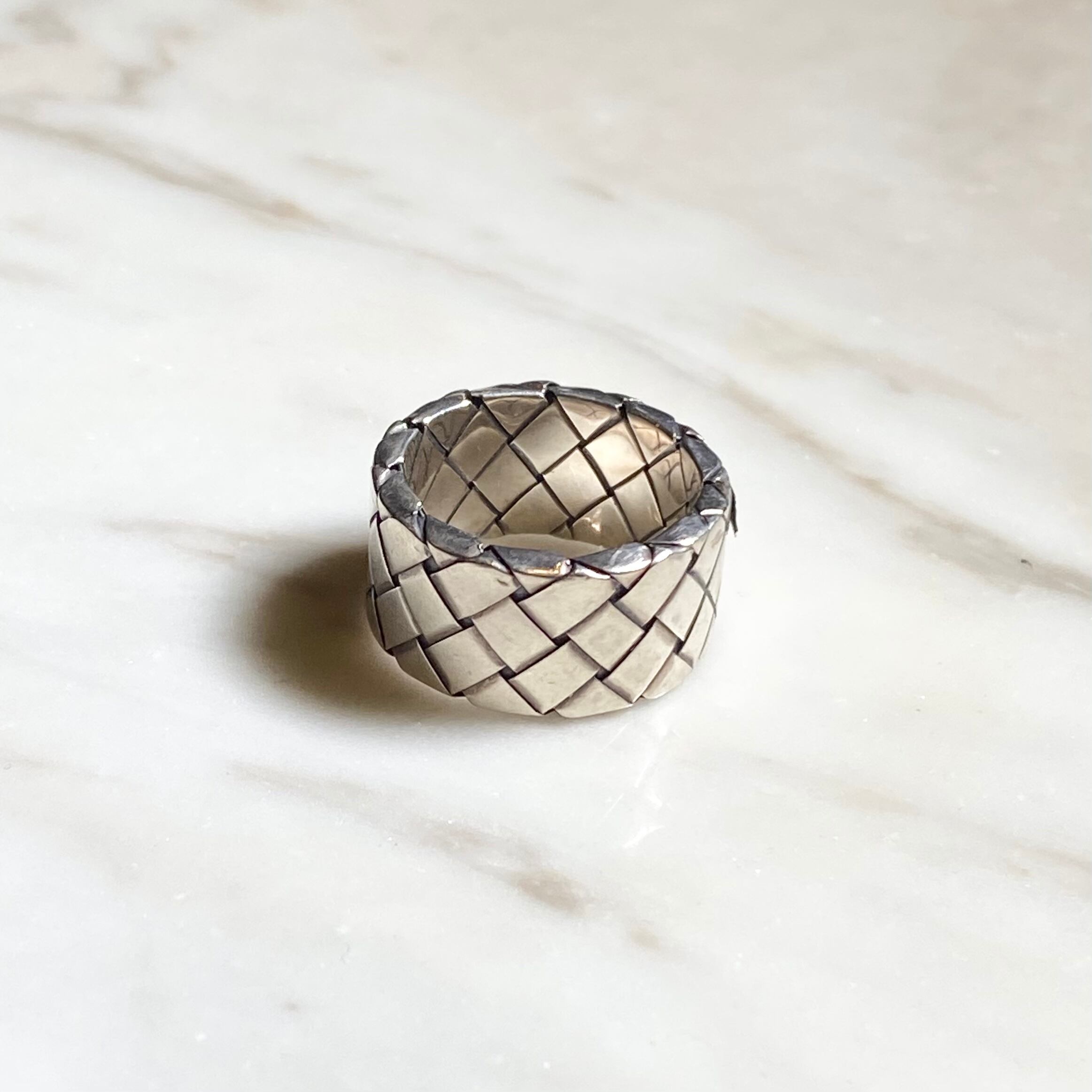【Bottega Veneta】シルバー バンドリング BOTTEGA VENETA silver intrecciato band ring | NOIR ONLINE
