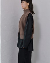 i’m here - Driver’s Knit Vest :Brown|前後スイッチ/ダブルファスナー/立体リンクス