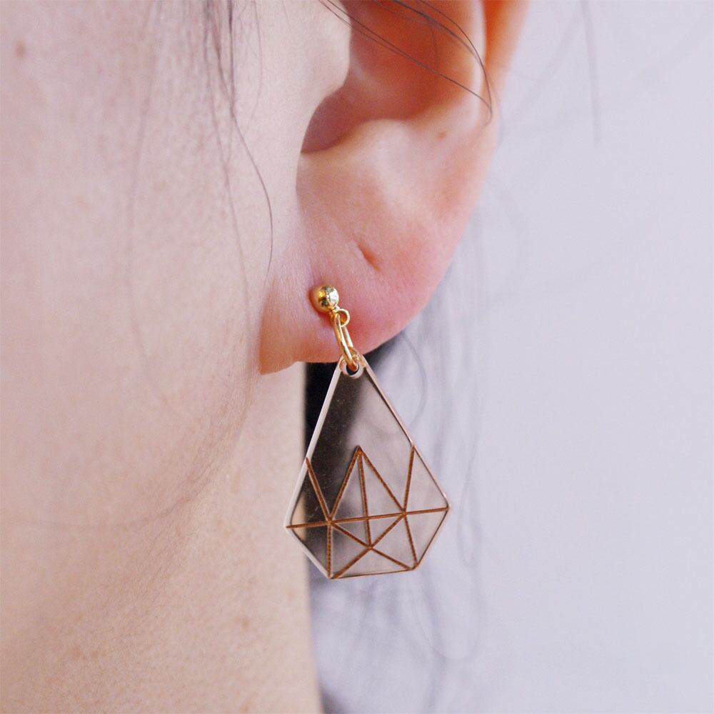 アクリルダイヤモンド雫ピアス/イヤリング | 世界のかわいいもの