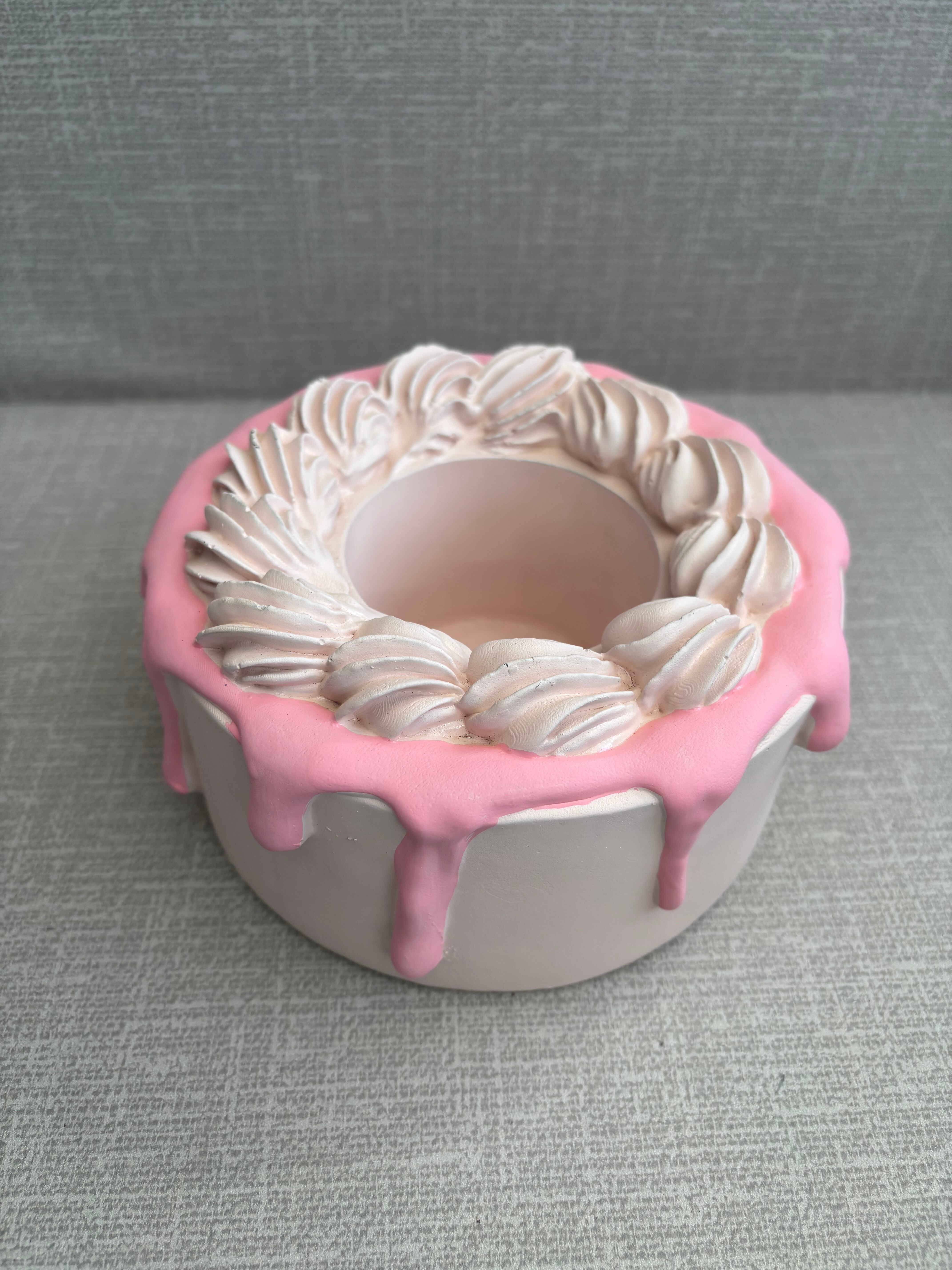 【A14】グテ ホールケーキ ストロベリー