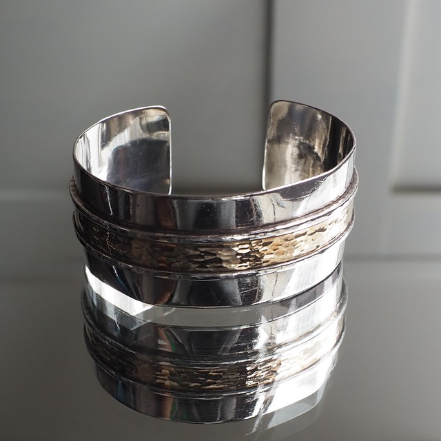 80-90s Two-tone Hammered Cuff