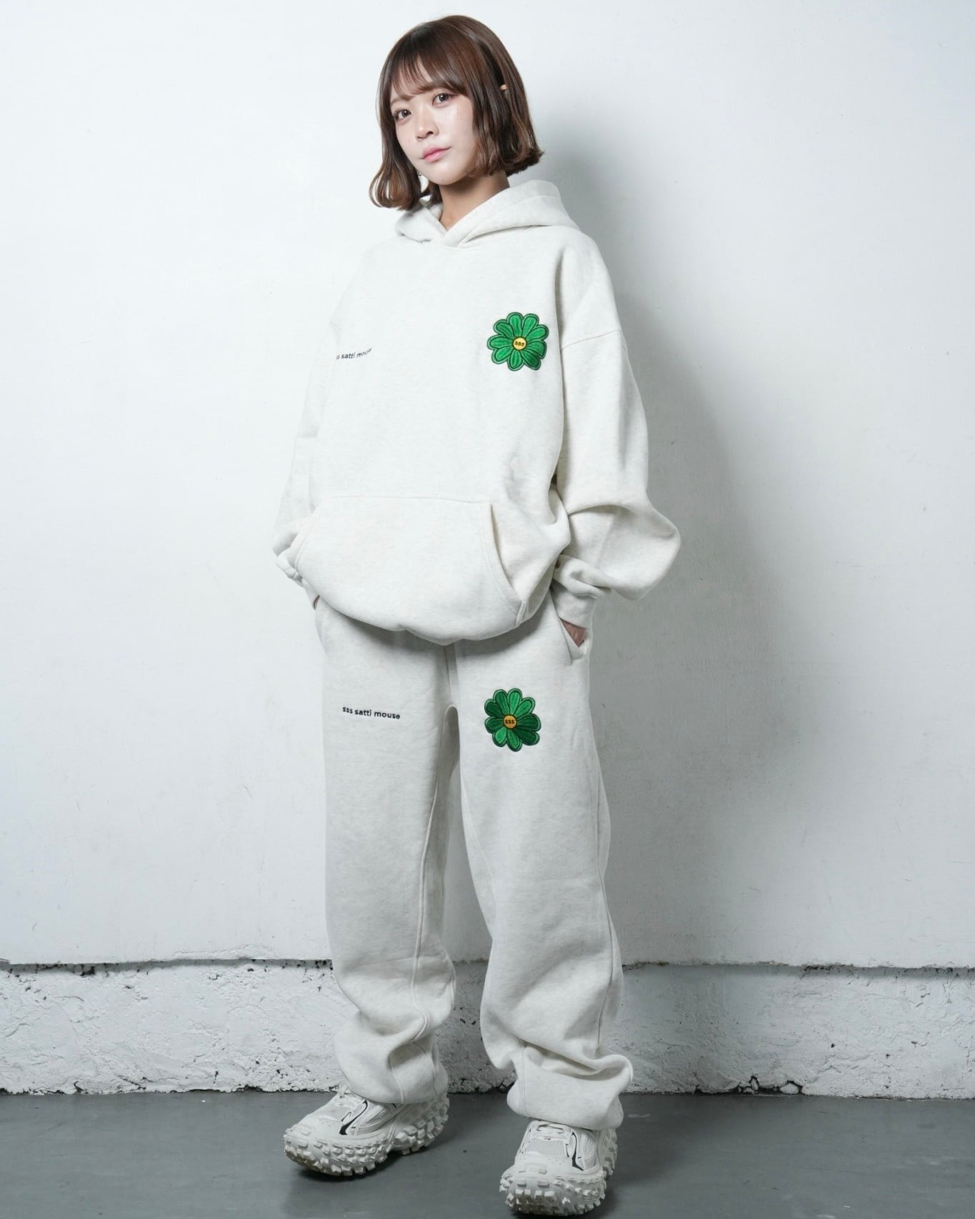 ‘専用’新品　ssssattimouse Tシャツとマフラーセット　男女兼用　L 専用'新品 ssssattimouse Tシャツとマフラーセット 男女兼用 L