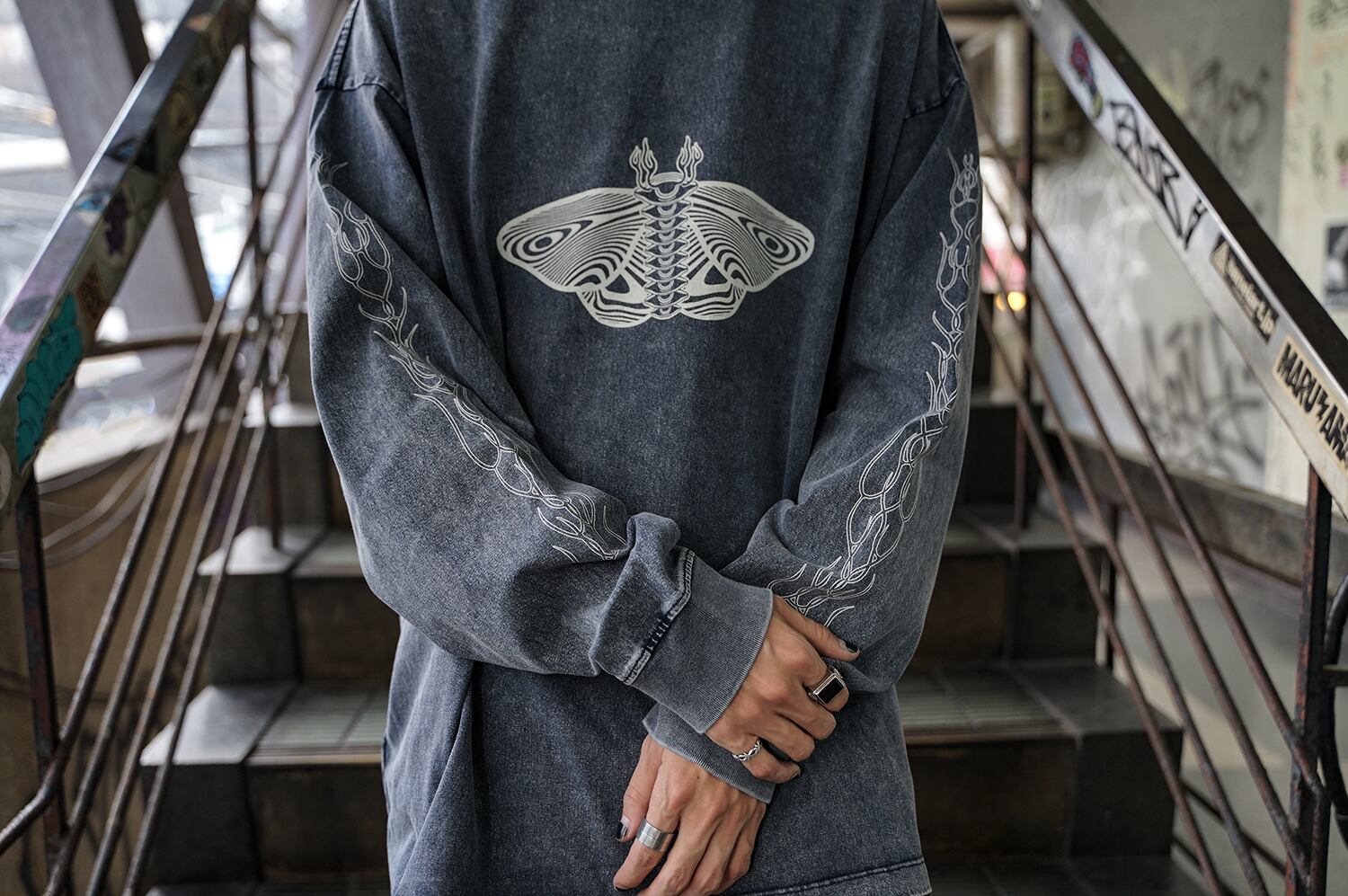 サイケ蛾 Long Sleeves グレー