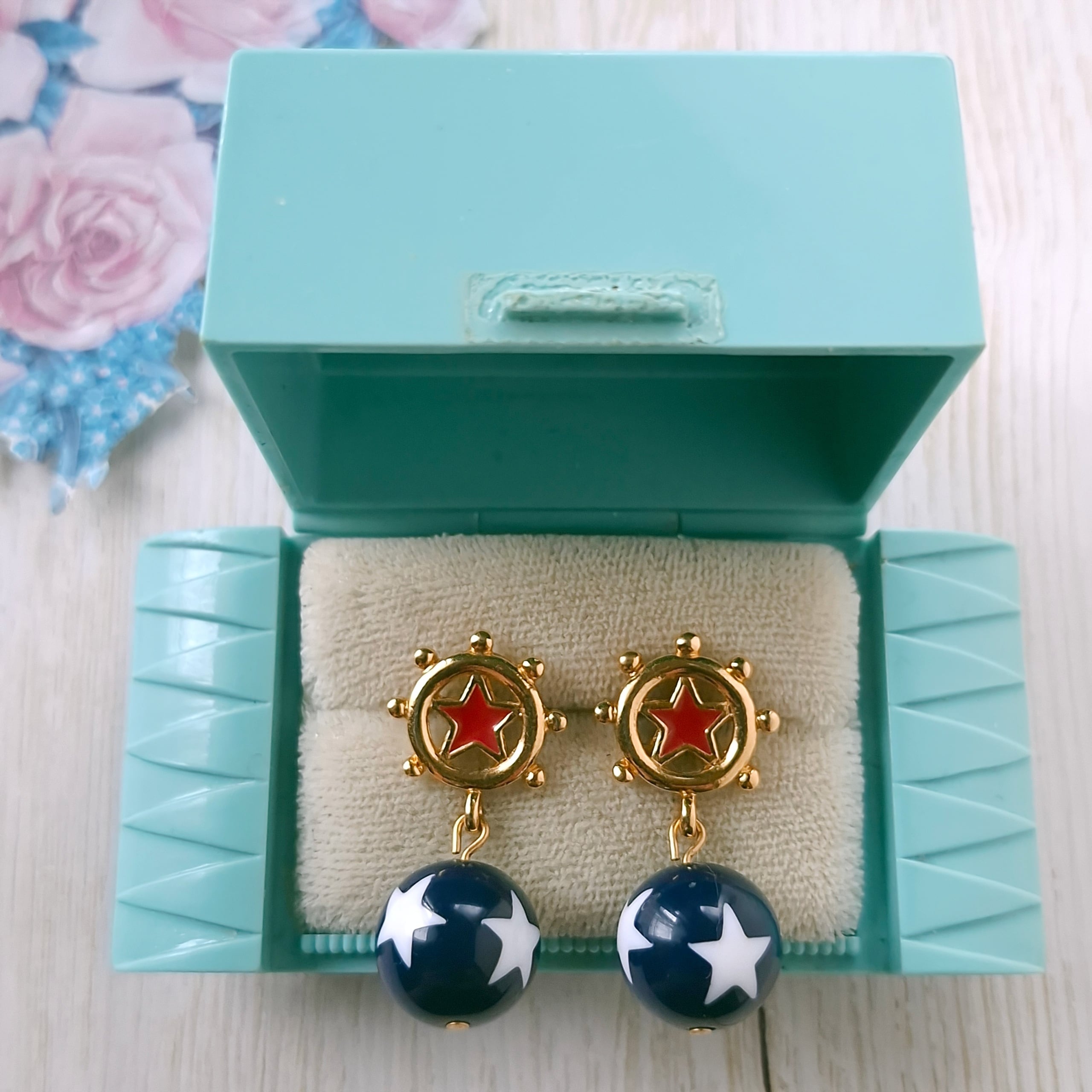 delightful kicky uni vintageshop