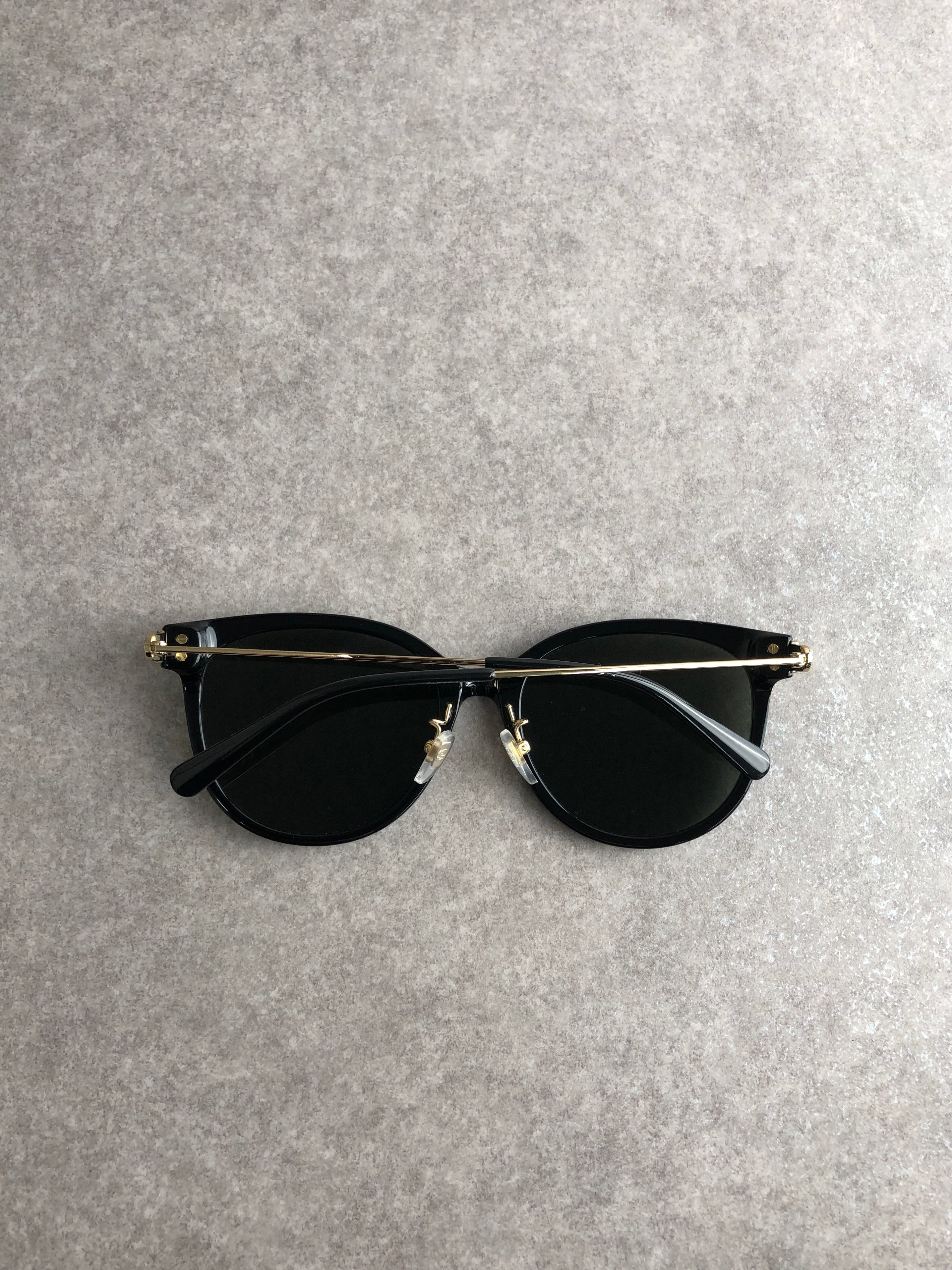 GUCCI グッチ シェリーライン サングラス ブラック GGロゴ