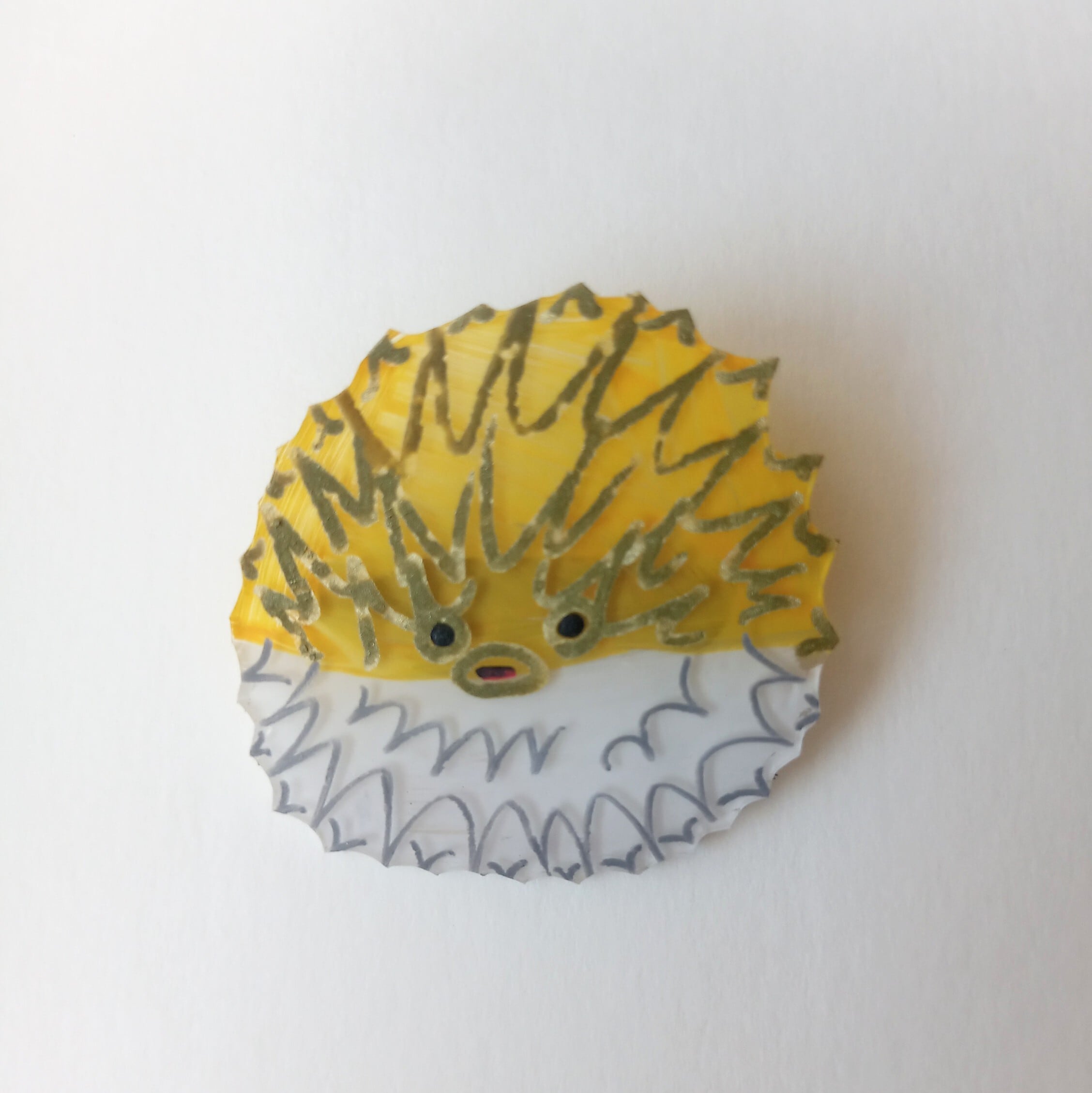 ヘンテコ　ブローチ　「ハリセンボン」