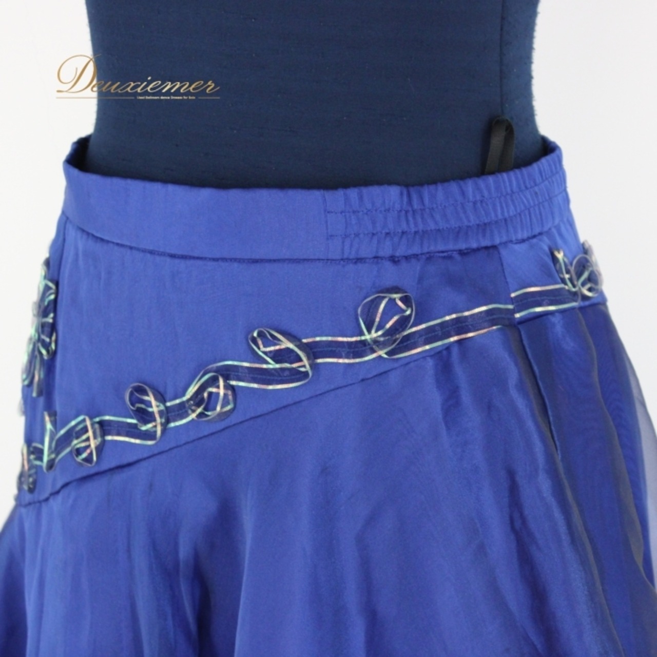 社交ダンス 衣装 スタンダード スカート レッスンウェア レディース オールシーズン SEKINE セキネ ブルー系 青 派手 華やか 練習着 練習用 ダンスウェア フレアスカート ポリエステル製 軽量 着やすい 伸縮性 日本製 文化祭 ダンスイベント スカートスタイル おしゃれ 目立つ