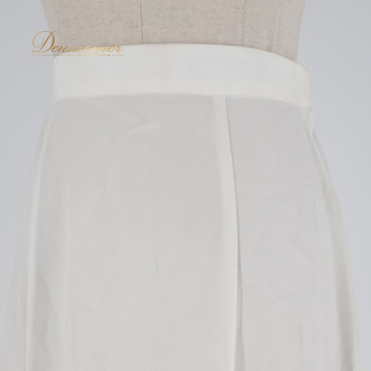 社交ダンス 衣装 Chacott チャコット スカート レッスンウェア ホワイト系 白 無地 シンプル 練習 レッスン スリット 明るい 上品 ダンス衣装 イベント ステージ パーティー ダンスパーティー