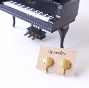 ヴィンテージスタインウェイピアノのパーツを使った月を思わせるアンティークイヤリング Vintage steinway and sons capstan earrings with CCZ (Moon)