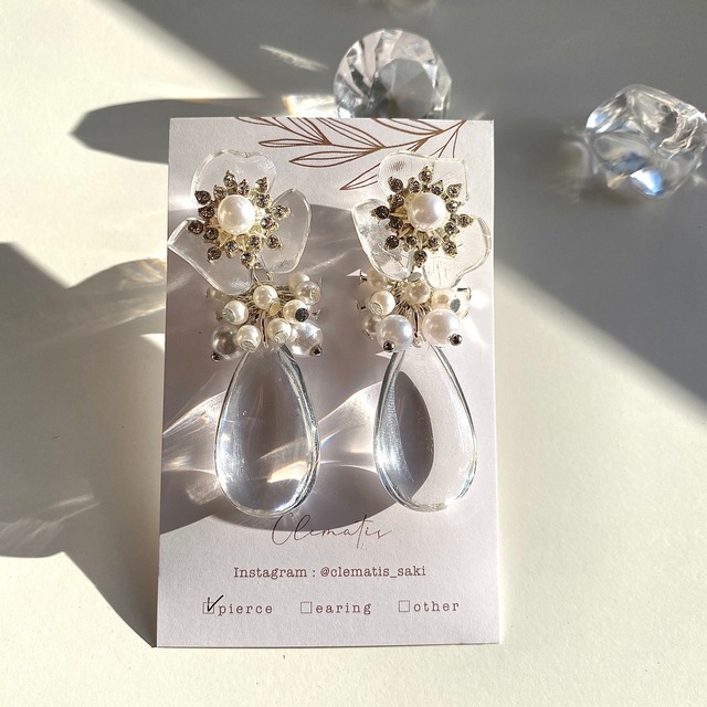 ◇C-3 クリアフラワーピアス