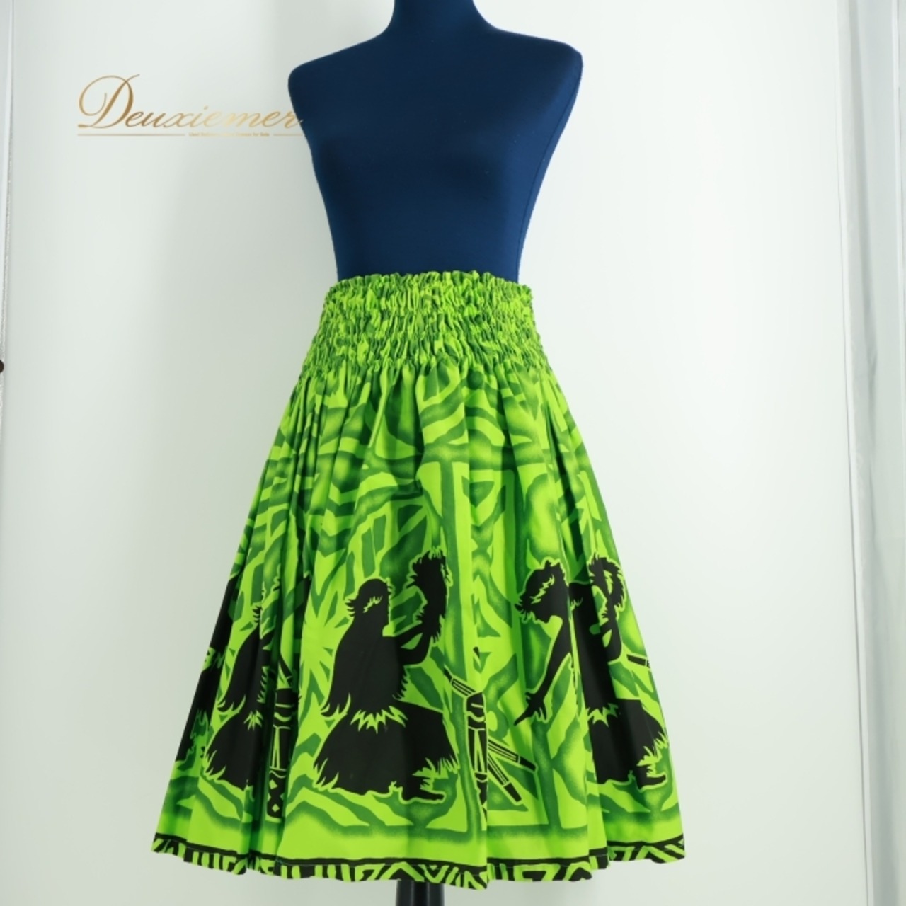 フラダンス 衣装 パウスカート グリーン系 シングル フラ ダンス フラガール柄 緑 黄緑 黒 楽器柄 ハワイアン アロハ 華やか かわいい スカート ハワイアンプリント 鮮やか ブラック系