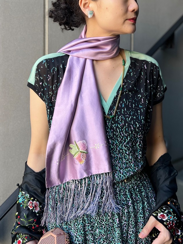 Vintage reversible lavender × royal blue floral embroidery scarf ( ヴィンテージ ラベンダー × ロイヤルブルー  花柄 刺繍 スカーフ )