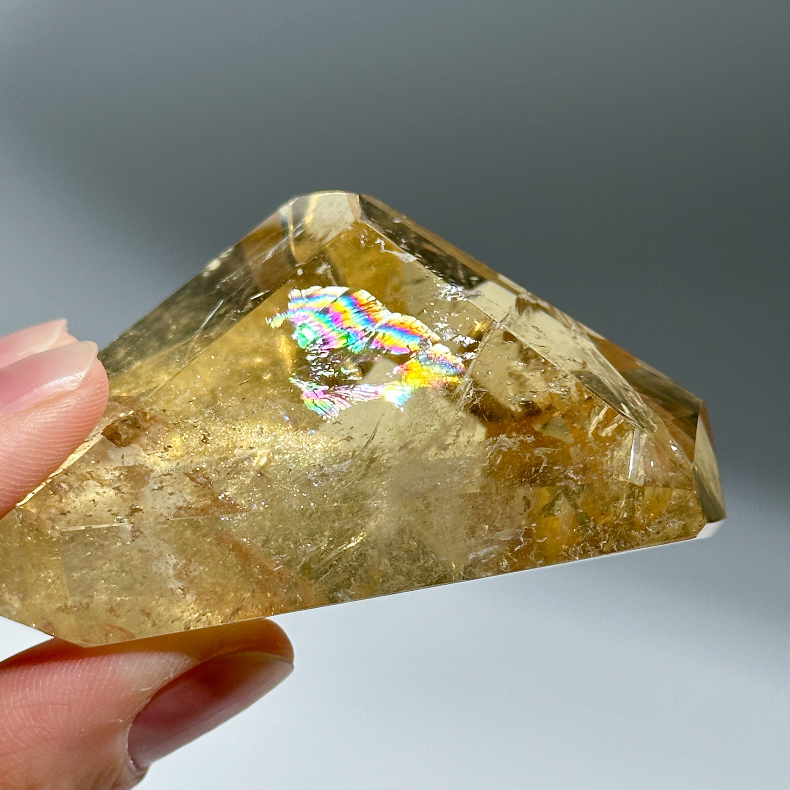 虹◎シトリン（黄水晶） フリーフォーム56◇ Citrine ◇ 天然石・鉱物