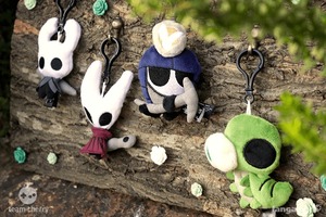 イモムシ ぬいぐるみ キーホルダー /  Hollow Knight（ホロウナイト）