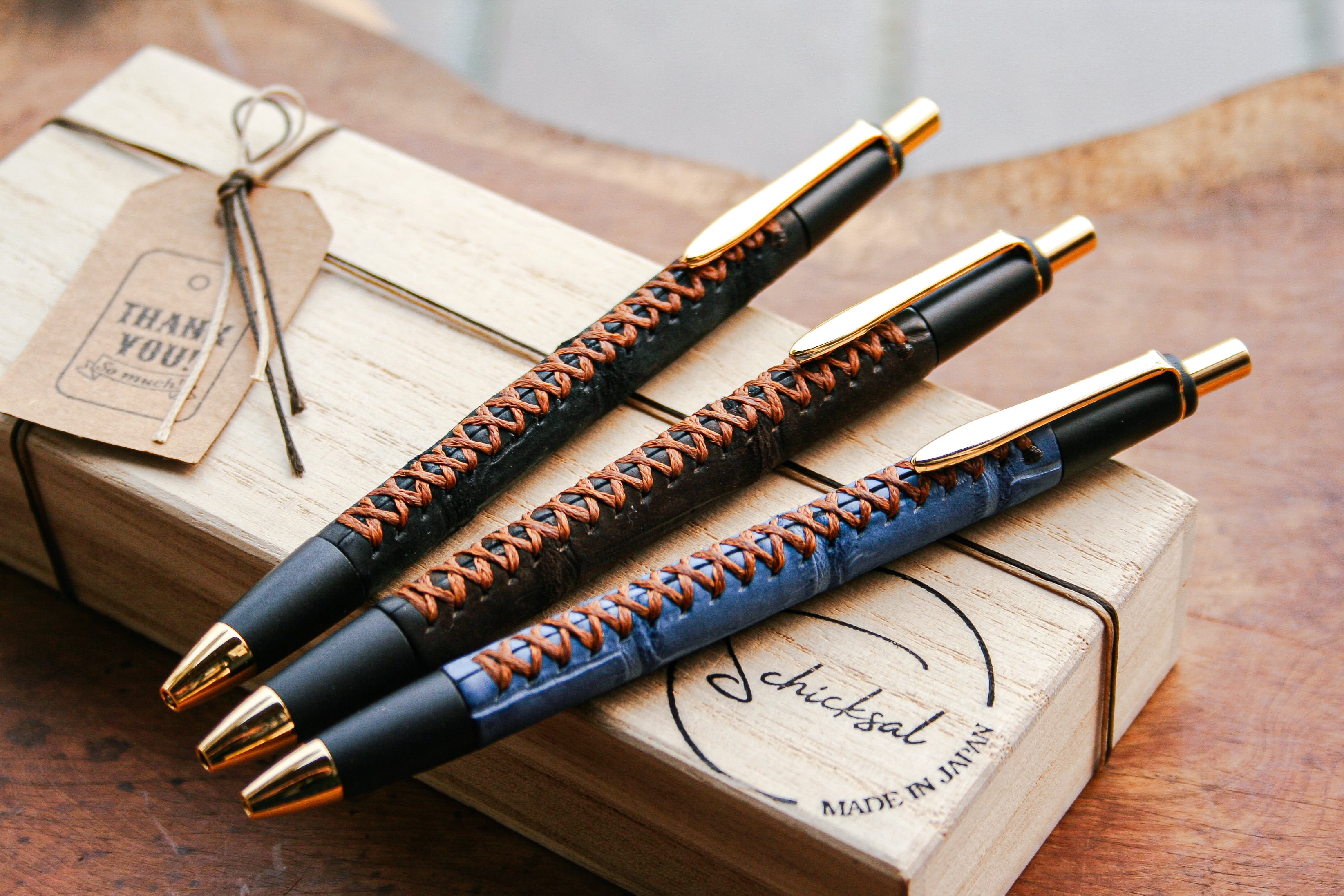 ☆不定期販売☆ 革軸ペン【クロコダイル ヌバック ブラウン】 | Schicksal