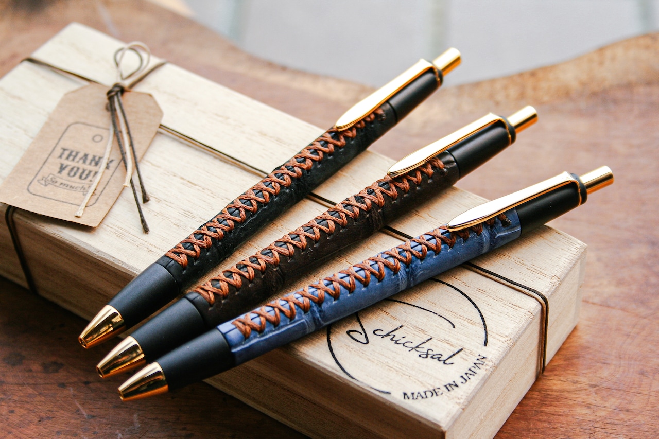 ★不定期販売★ 革軸ペン【クロコダイル ヌバック ブラウン】