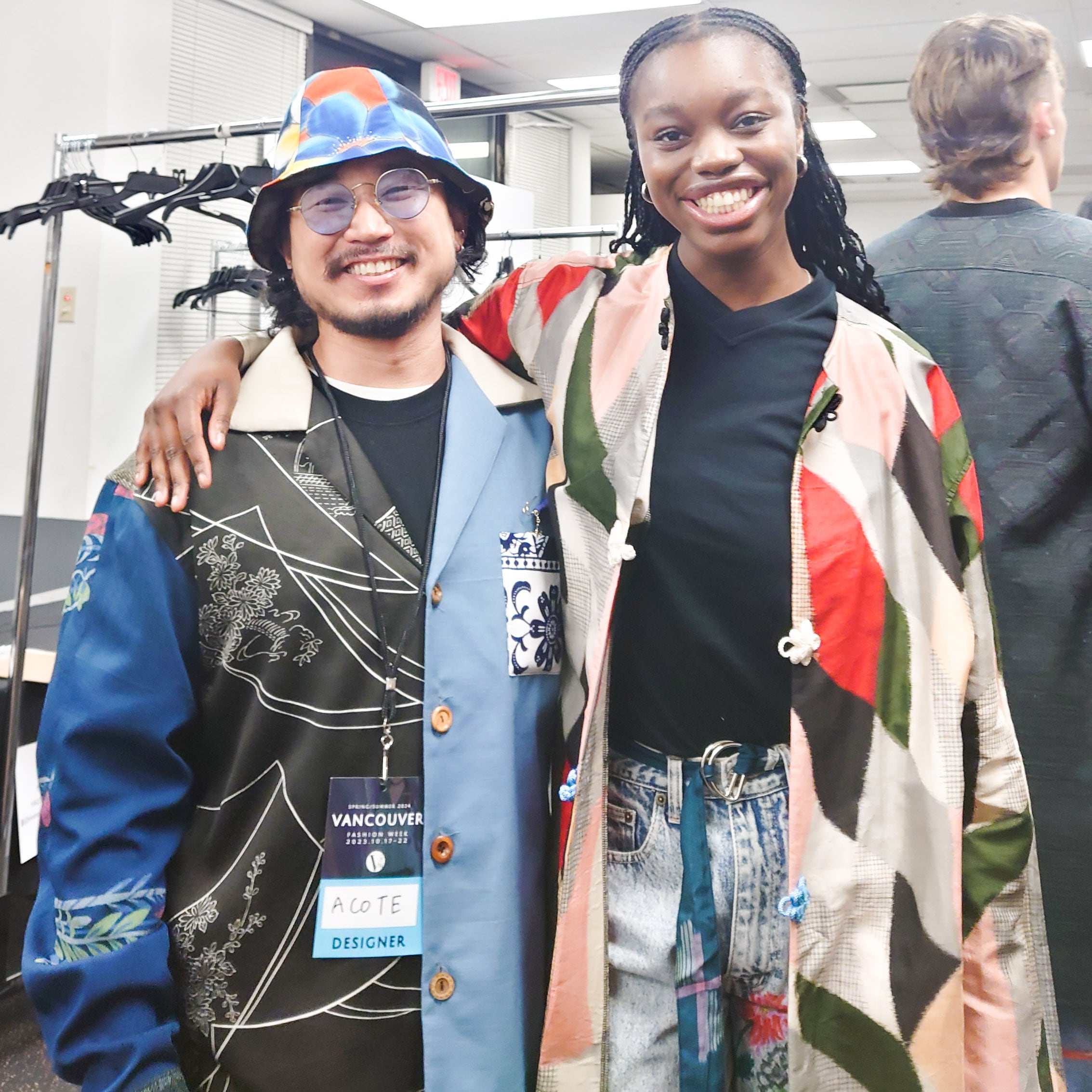 シュシュ Scrunchie VFW生地 銘仙 マルチカラー バンクーバー 着物リメイク kimono