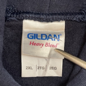 GILDAN 2XL ビッグサイズ プリント パーカー プルオーバー スウェット フーディー ネイビー us古着