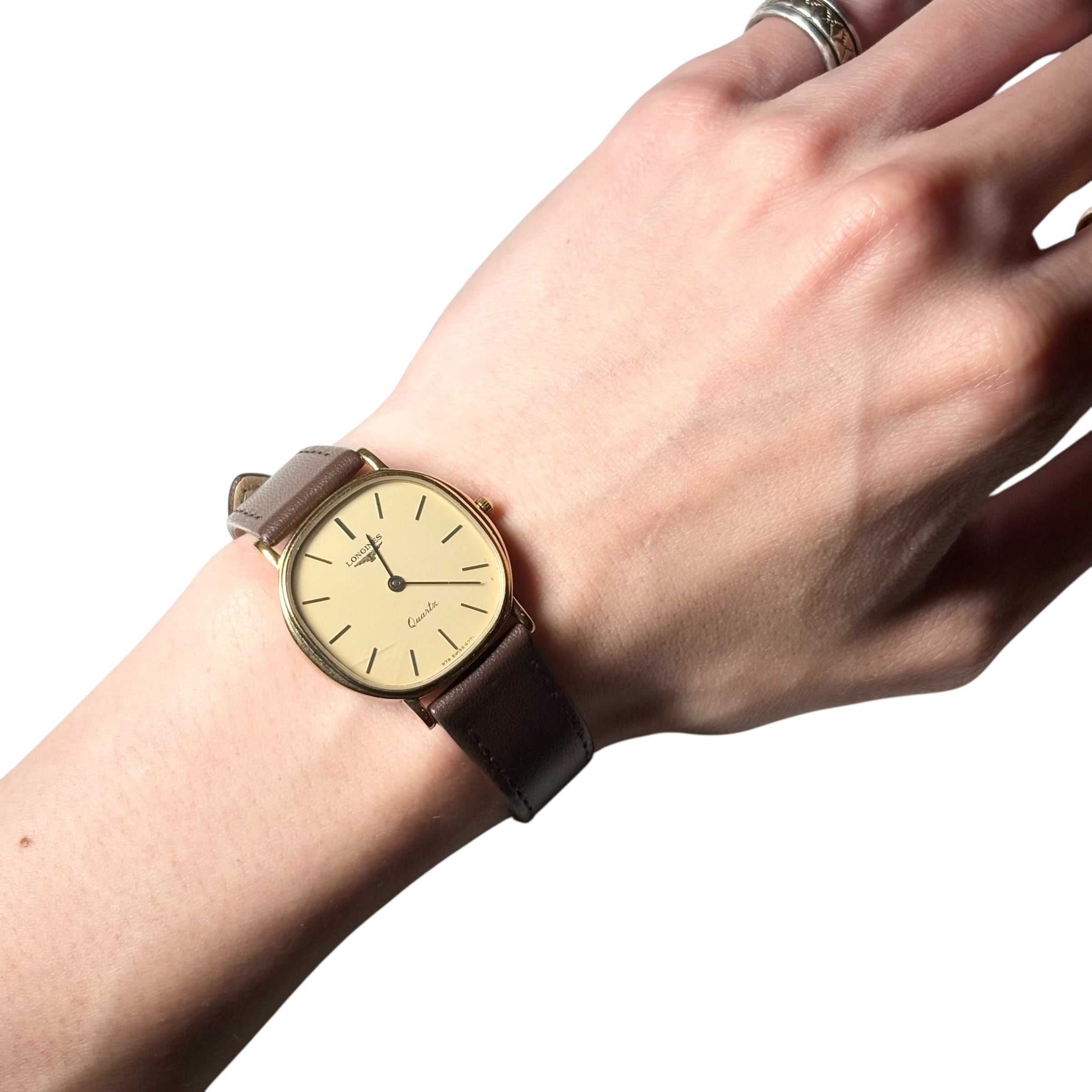 vintage LONGINES cushion case quartz watch | NOIR ONLINE