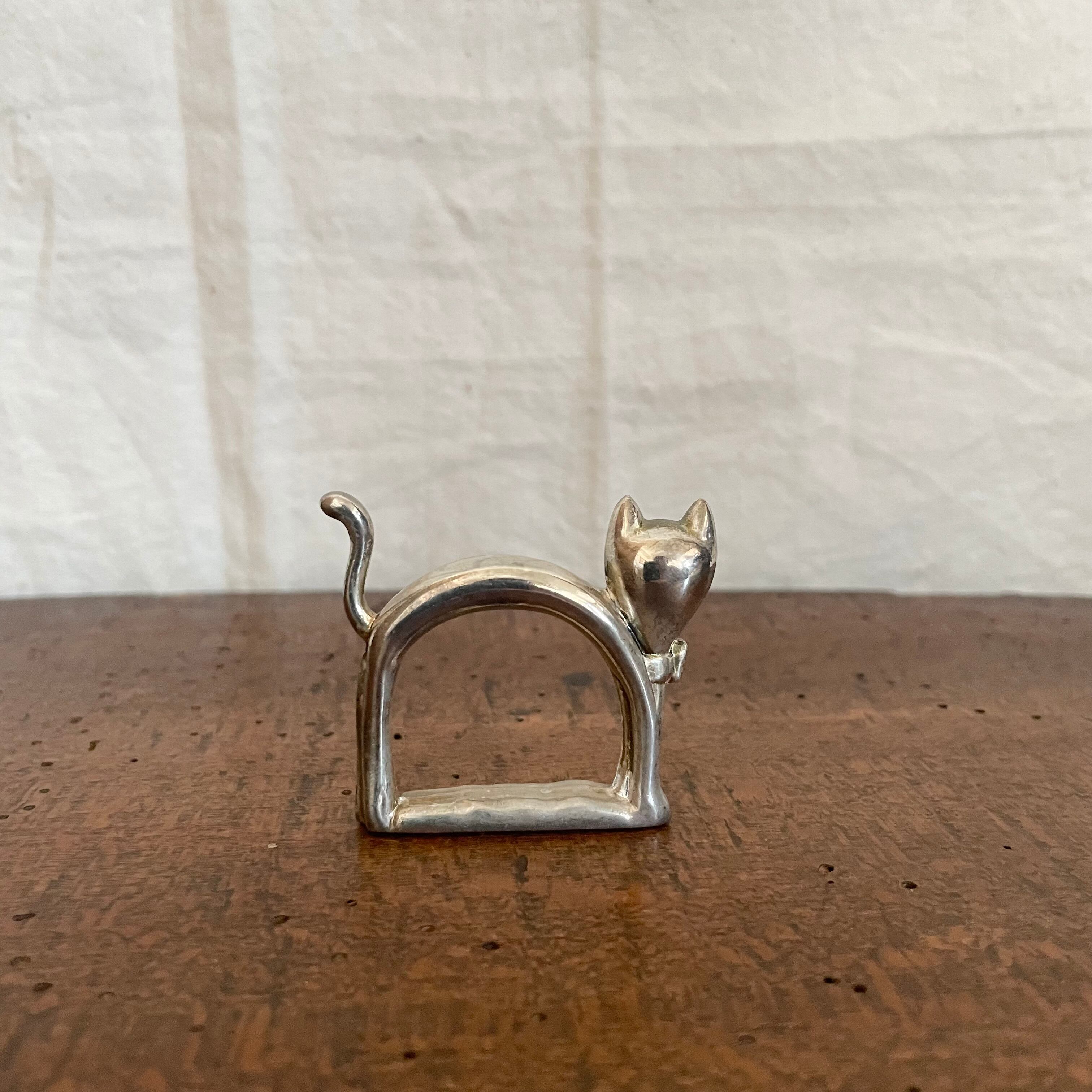 笑うネコのナプキンリング | tsuitachi craft&brocante