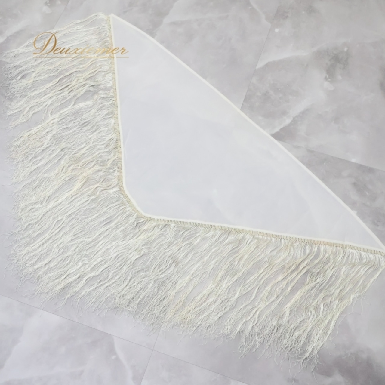 フラメンコ 衣装 シージョ ピキージョ 小物 ホワイト系 白 クリーム色 トライアングル フレコ ダンス 無地 シンプル 三角形 発表会 イベント コスチューム フラメンコ衣装 シンプルデザイン 発表会用 衣装小物 フリンジ付き フレコ付き おしゃれ 舞台衣装