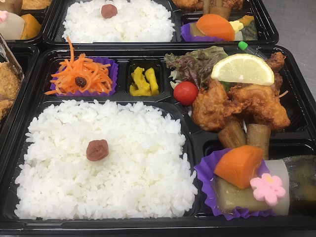 鶏もも肉唐揚げ弁当