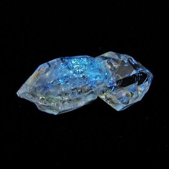 オイルインクォーツ 原石 石油入り 一点物 171-6380