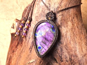 パープルラブラドライト マクラメペンダント