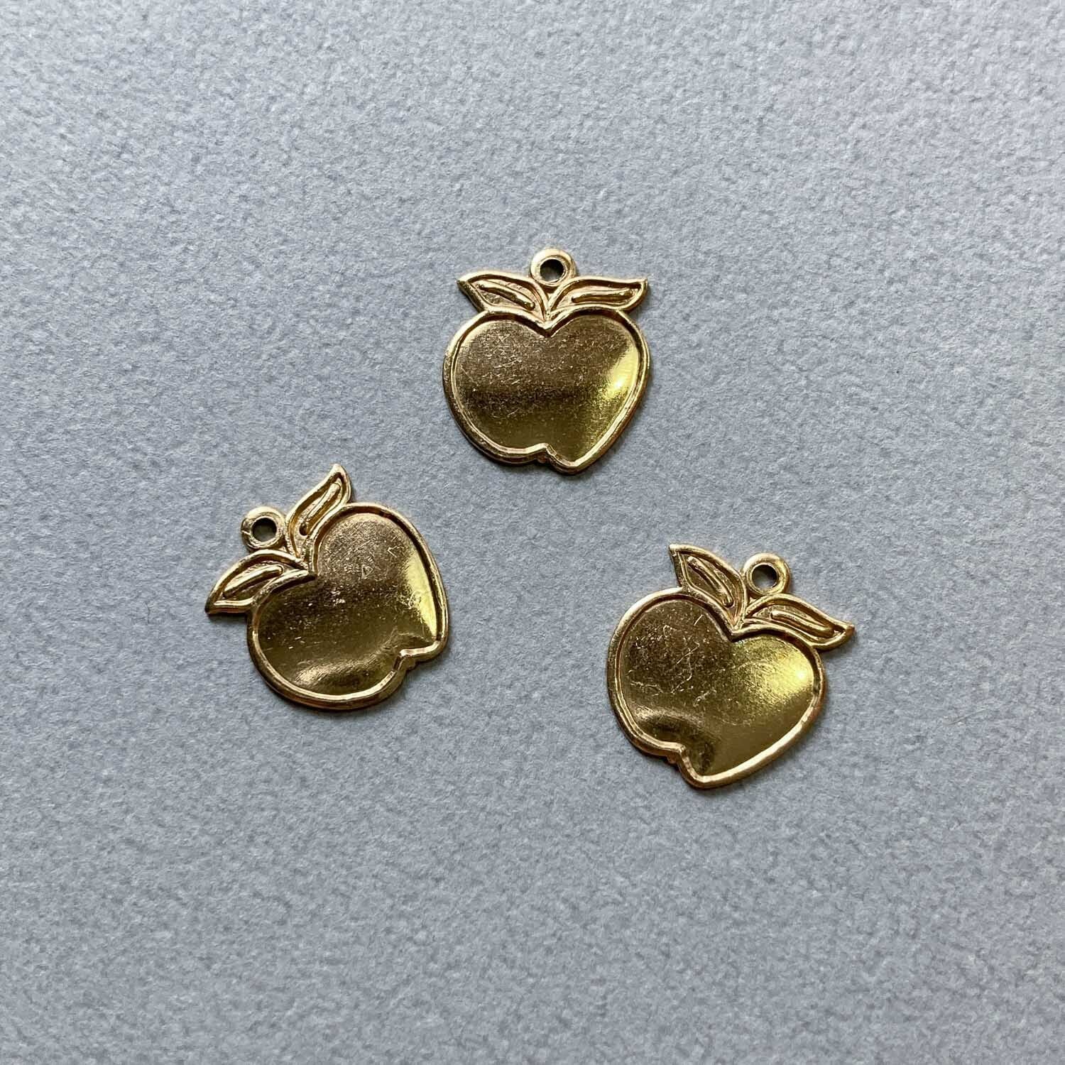 USA真鍮 フラットりんごチャーム