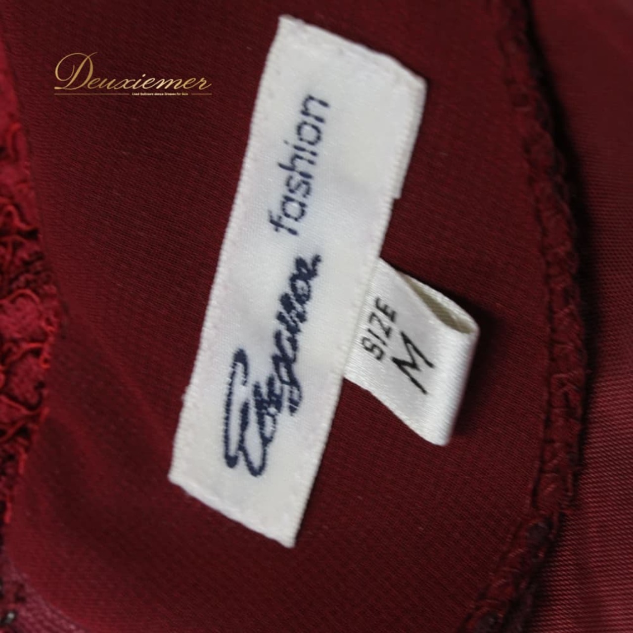 社交ダンス 衣装 スタンダード ドレス ワンピース パーティドレス ステージ衣装 Elegance fashion 赤 レッド系 レース ラインストーン 花柄 カラオケ 演奏会 発表会 ピンクレッド系 フラワーレース 七分袖 ひざ丈相当 ミディ丈 ティアード フリル ボウタイ 襟付き ジップ開閉 ステージ映え 目立つ エレガント 上品 大人可愛い 華やか ドレスアップ レッスン 発表会衣装 カラオケ衣装 演奏会ドレス ワンピースドレス Mサイズ レディース ポリエステル レーヨン ナイロン