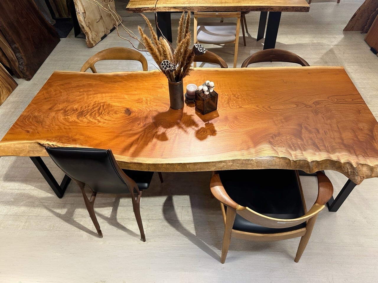 欅の家具　　 売約済み】欅（ケヤキ）一枚板テーブル（国産/兼用脚付） – 木匠舘