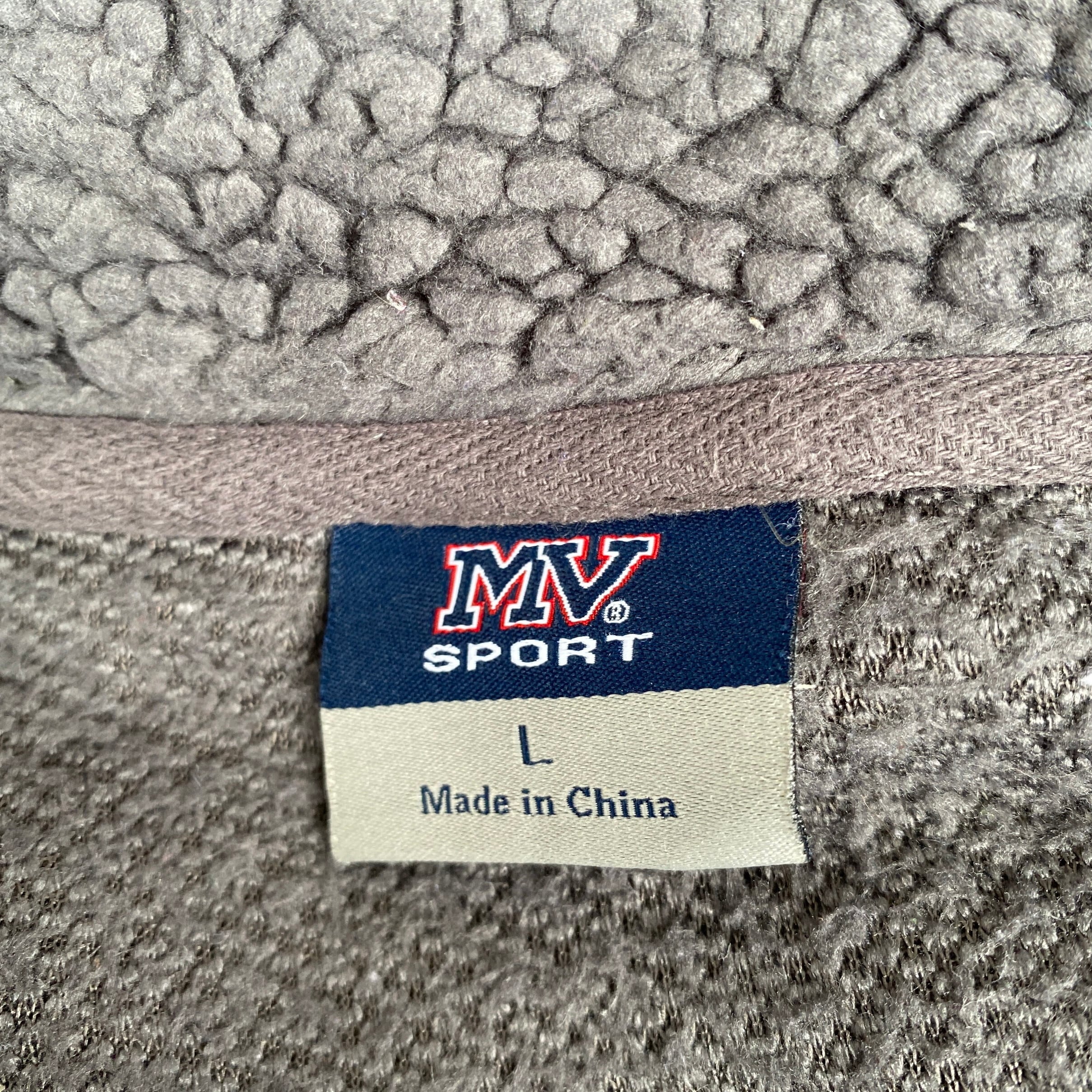 MV SPORTS カレッジロゴ 刺繍 ハーフジップ ボアフリースジャケット