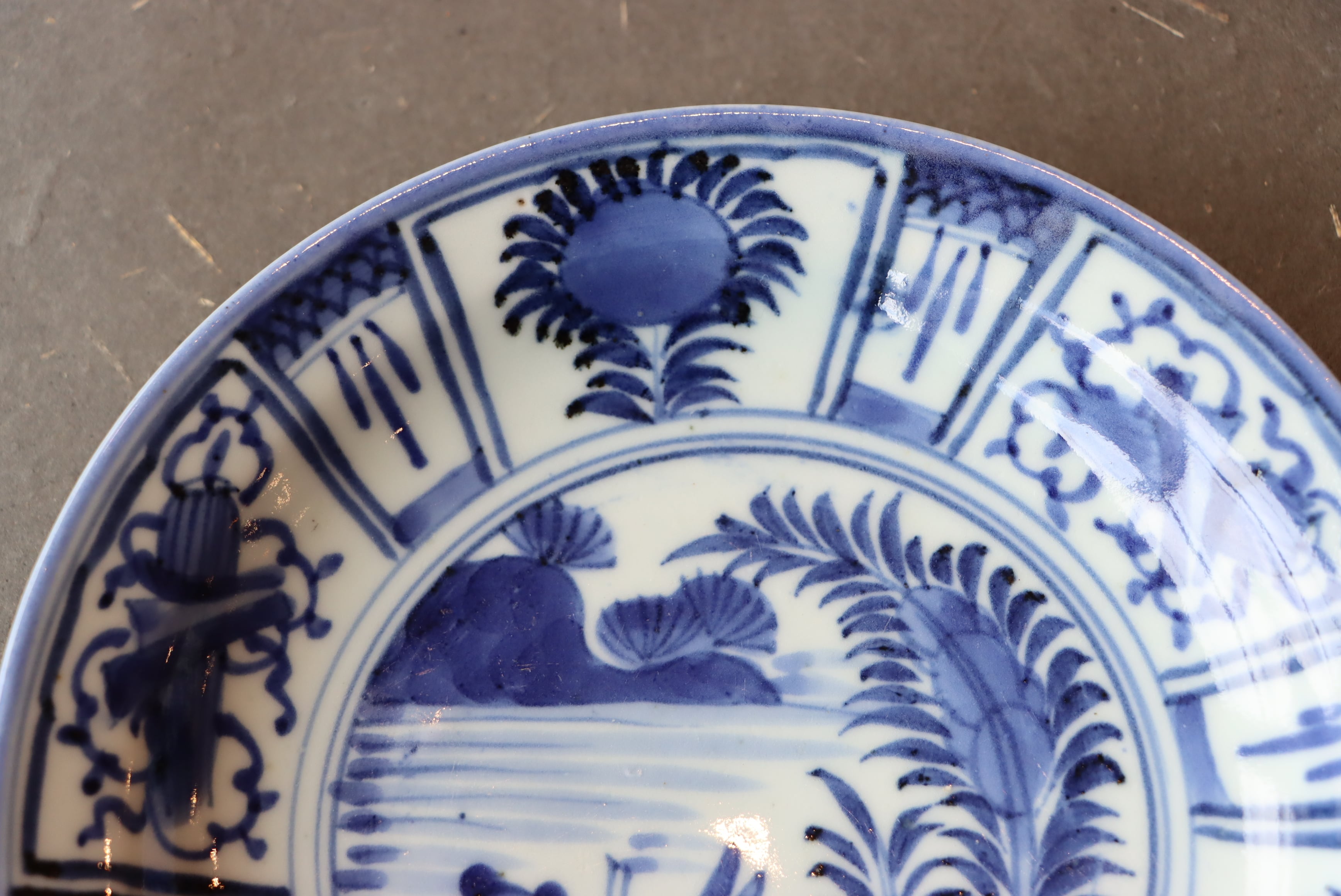 伊万里焼 染付 芙蓉手 バッタ文 中皿 七寸/Imari medium size plate