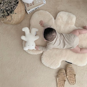 おウサギさんラグ