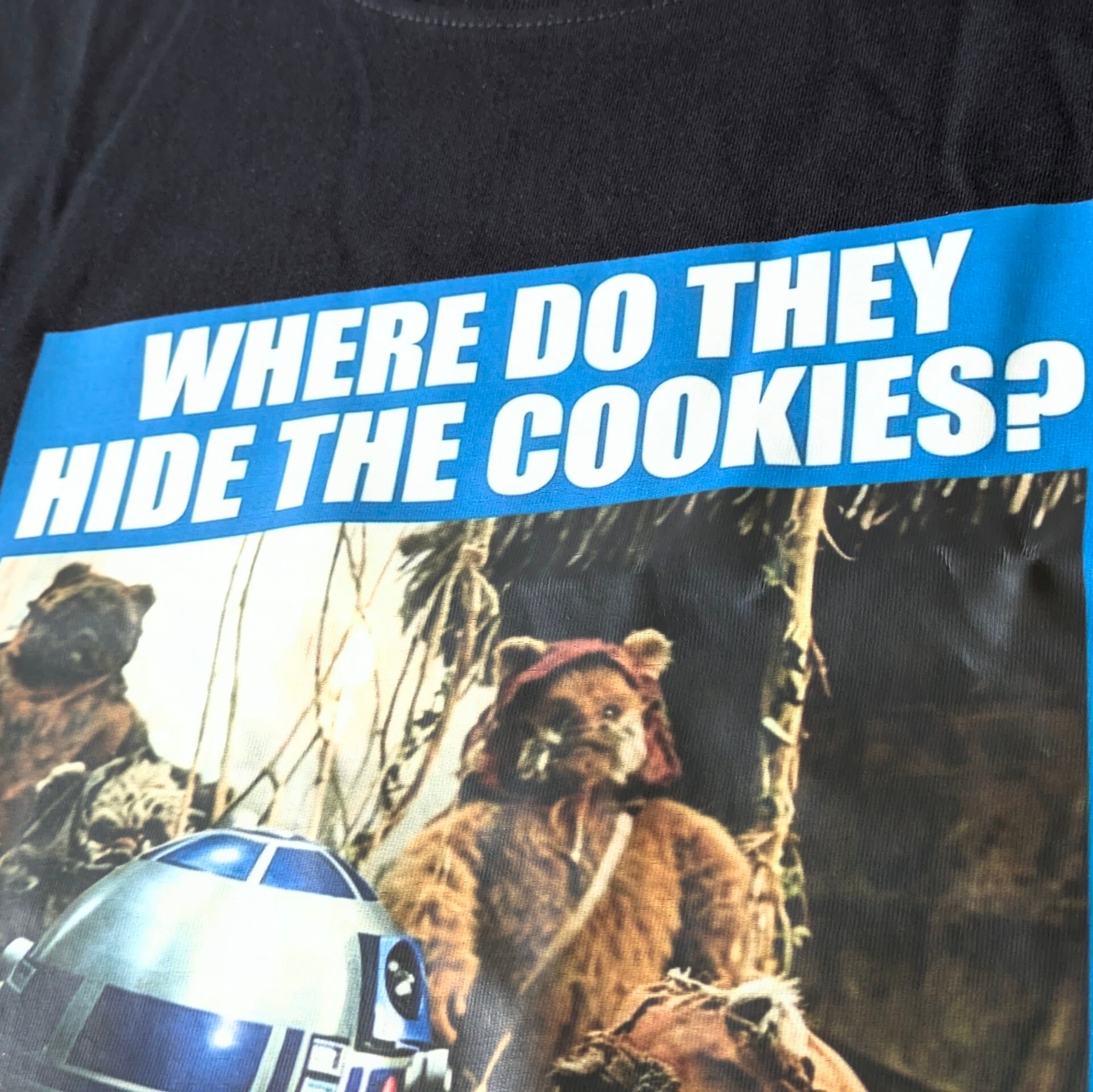 【 STARWARS / スター・ウォーズ  】『 WHERE DO THEY HIDE THE COOKIES? 』Ewok / イウォーク / Tシャツ〚アメリカン雑貨 アメトイ〛