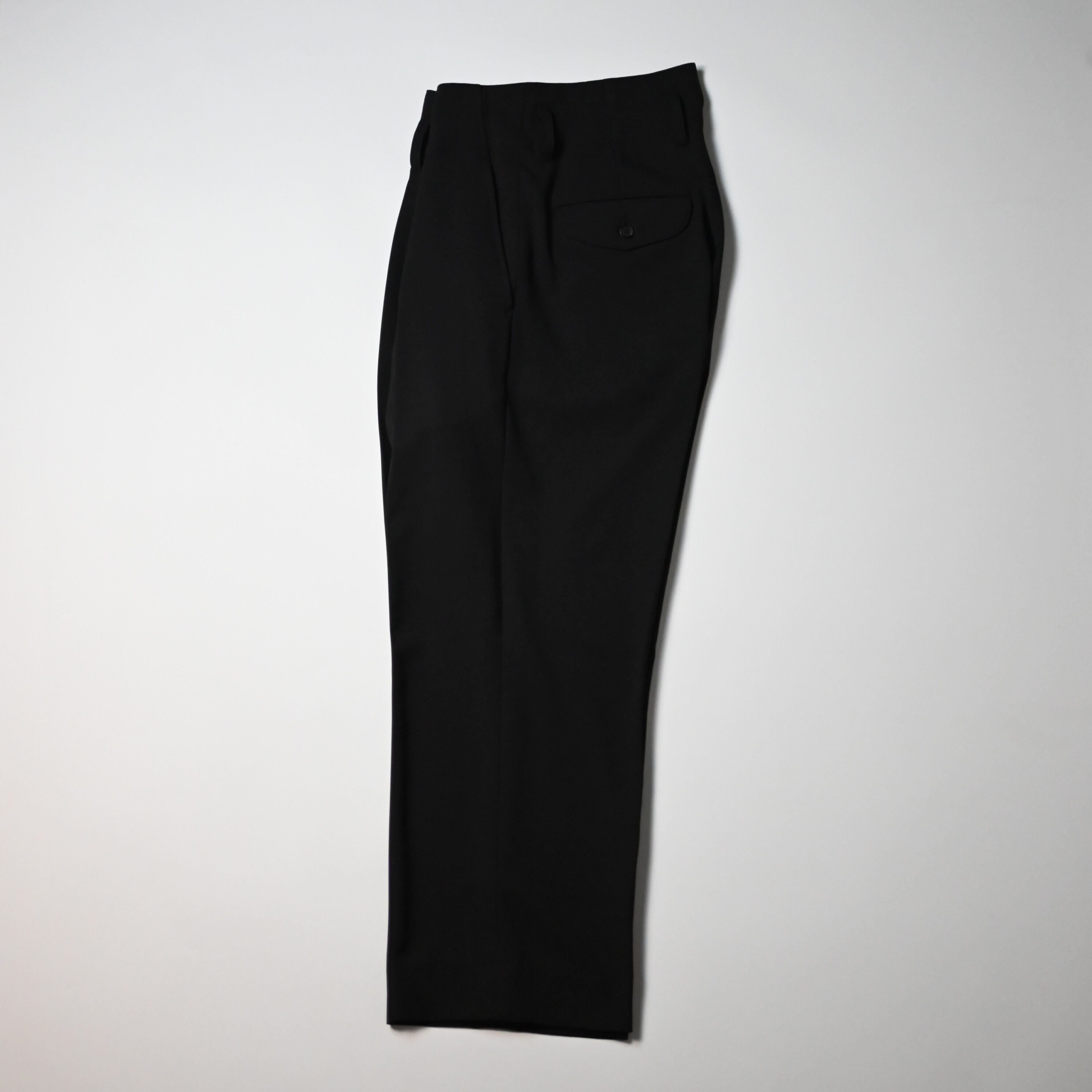KUON / Single Pleated Belted Trousers | GANKO