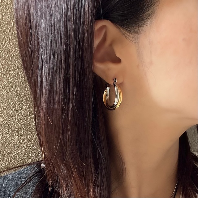 bi-color hoop pierce