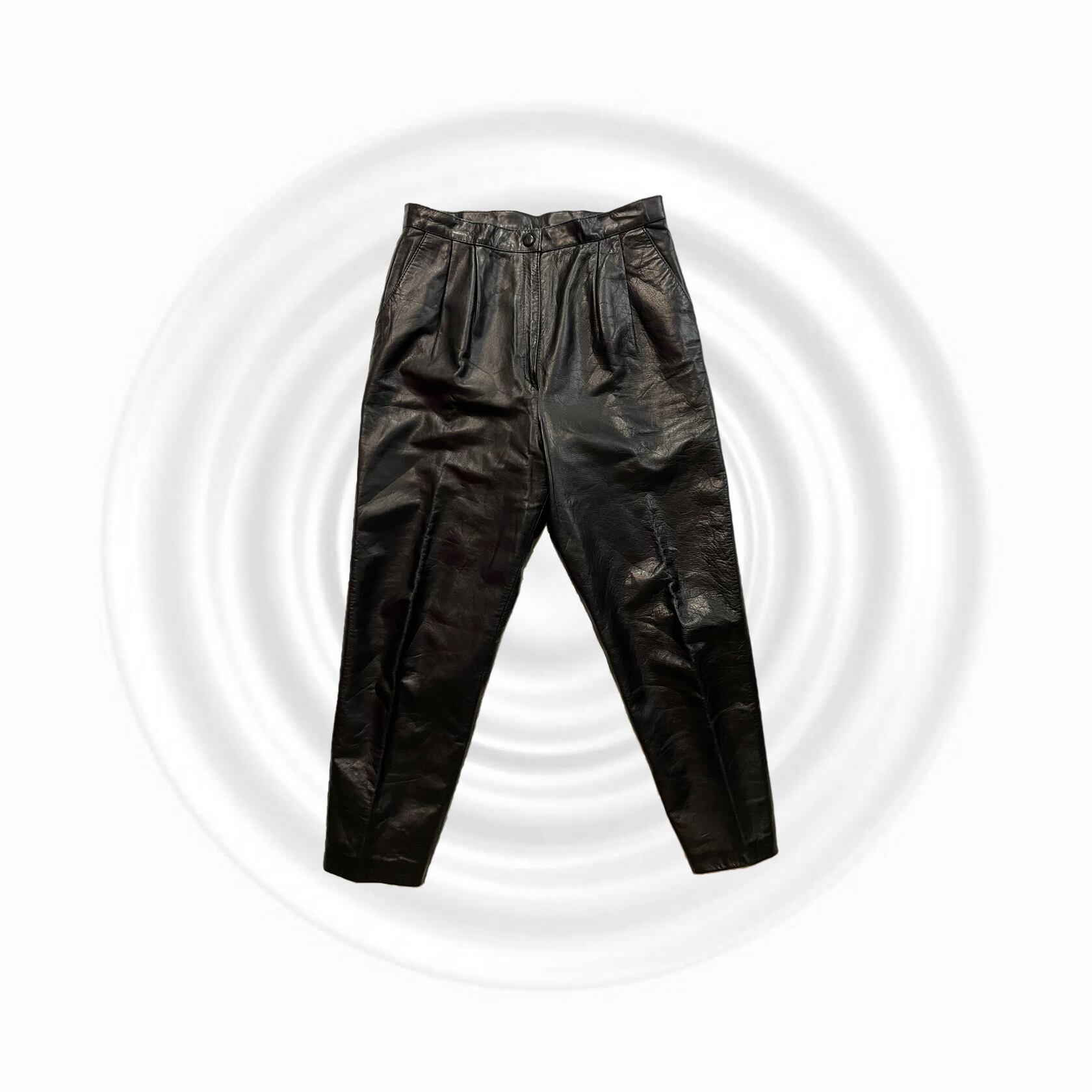 Z179 美品 レザーパンツ 2タック 牛革 本革 黒 テーパード 韓国(L) 2タック
