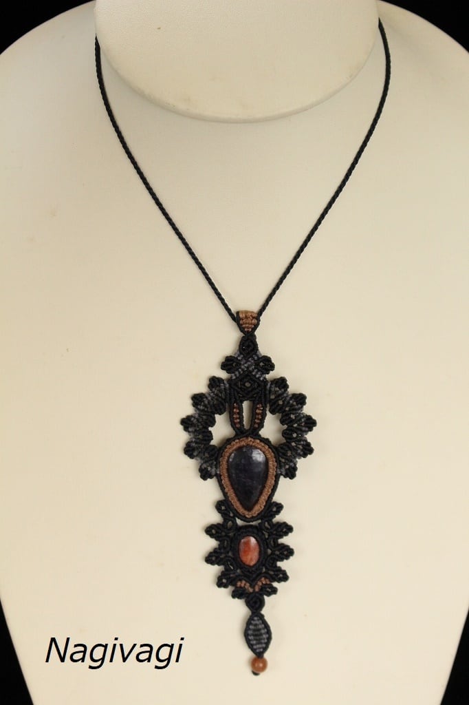 Iolite Sunstone macrame pendant