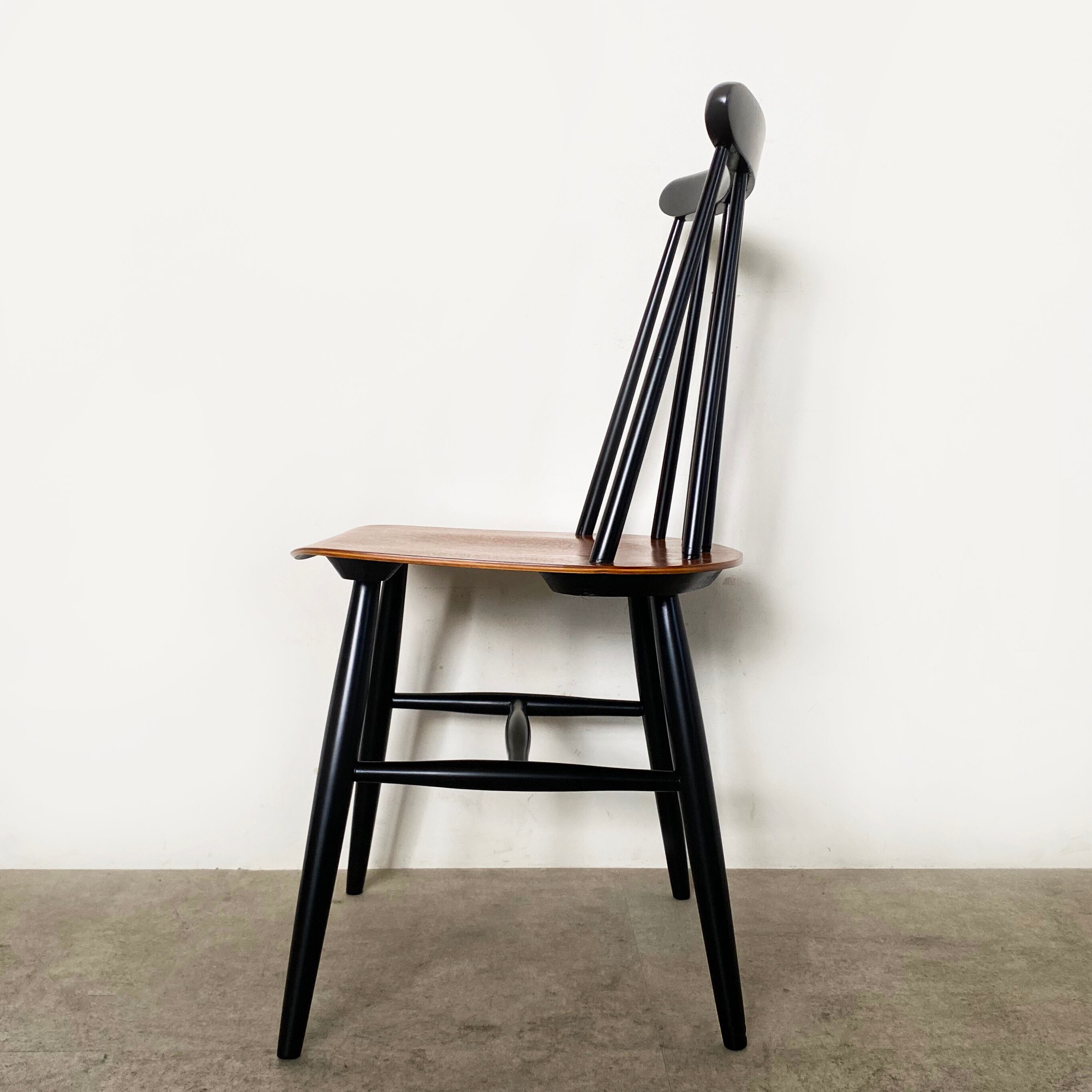 Fanett chair by Ilmari Tapiovaara / CH148-2 | situraeru