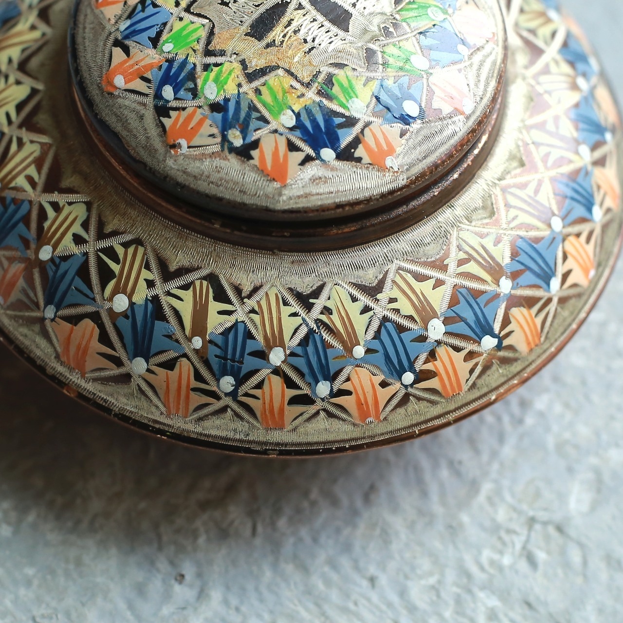 幾何学模様が美しい、銅の小物入れ｜ヴィンテージ 銅製の小物入れ 蓋物 幾何学模様