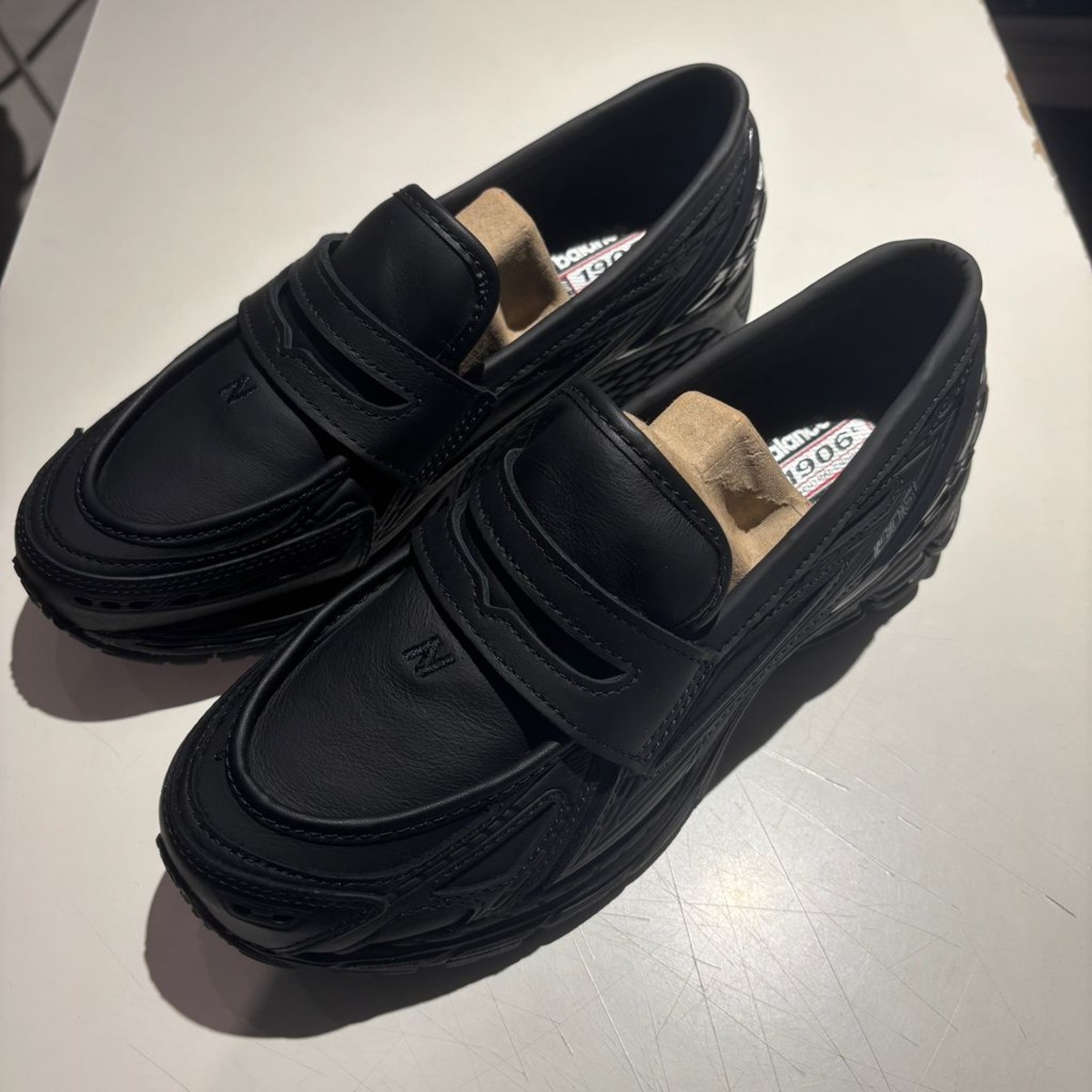 NEW BALANCE ニューバランス 1906L Black Leather ローファー 