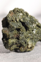 エピドート「山のカケラ」Epidote|天然石 原石 鉱物 パワーストーン | EP-I-001