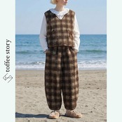 茶棕チェックがつくる、静かな奥行き。Vネックチェックベスト 《i0840》