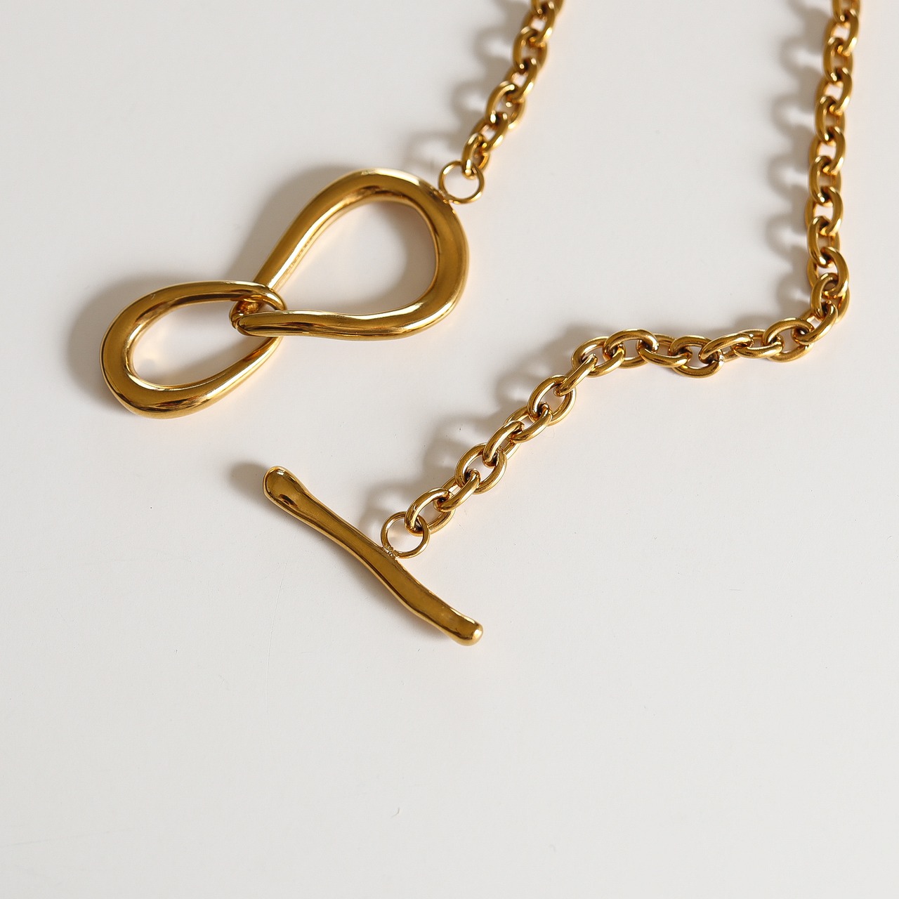 stainless loop necklace