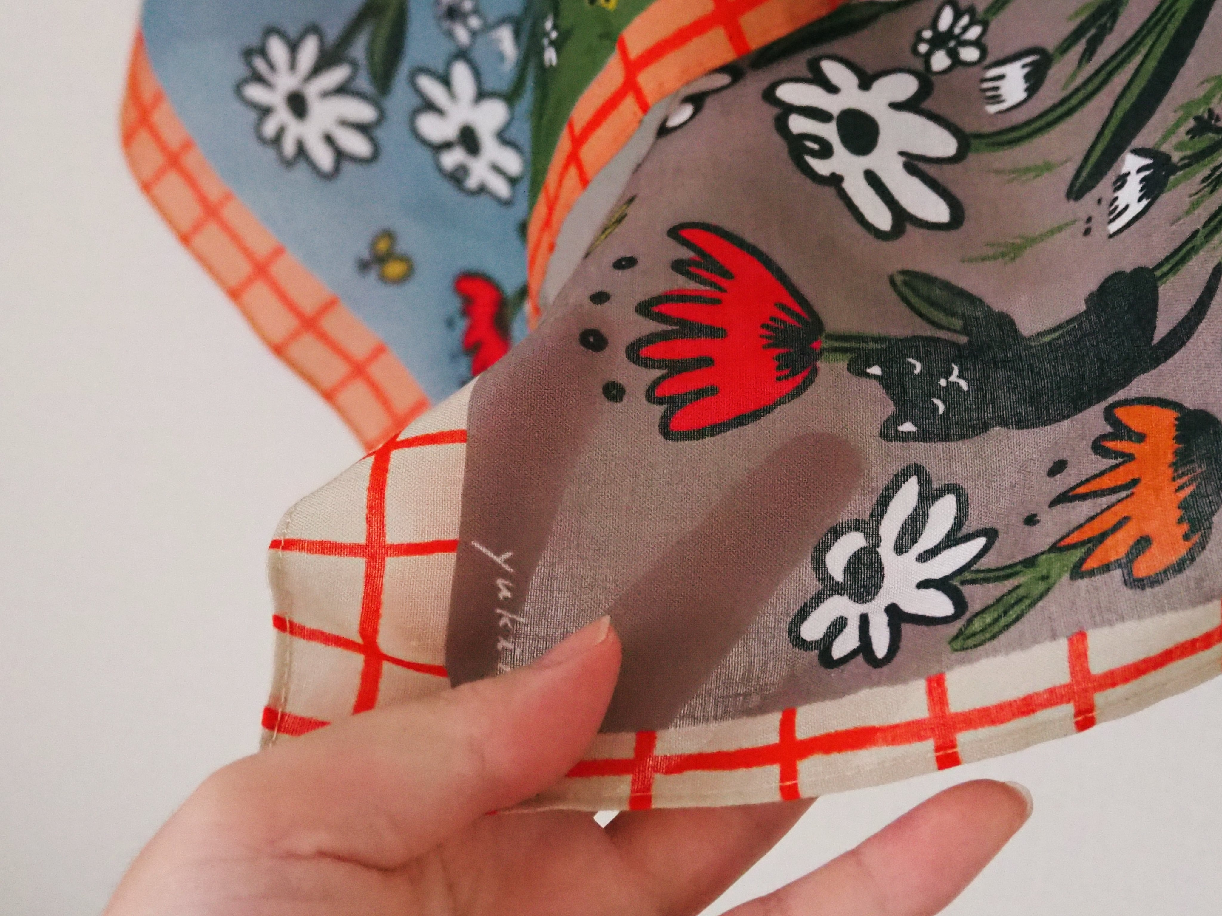 yukino 大判ハンカチ「Blooming Cats」