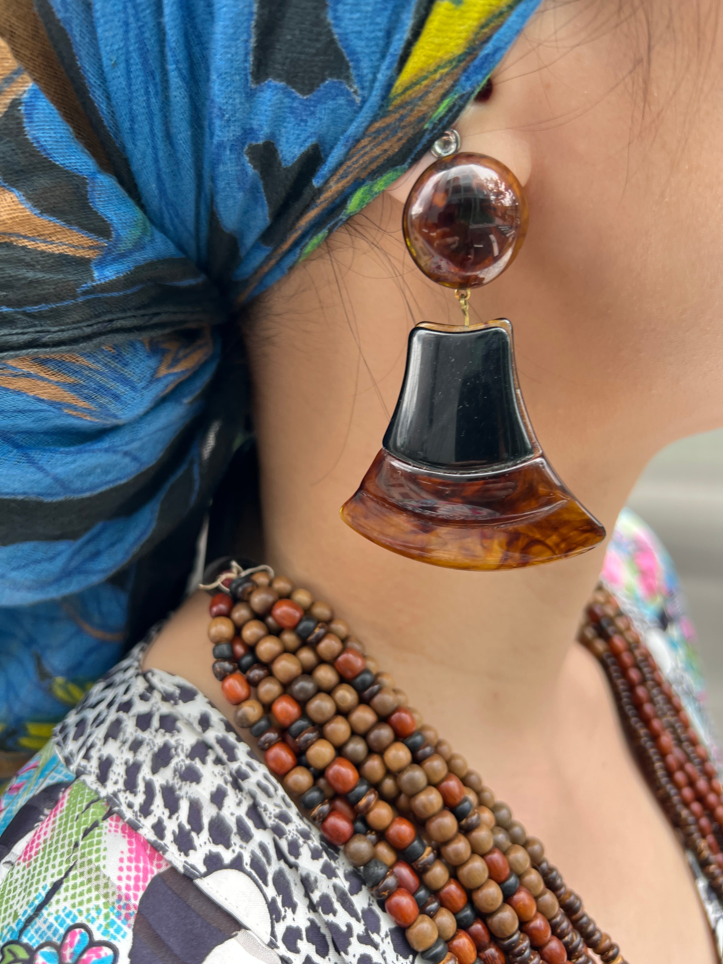 Vintage lucite black × brown pierced earrings