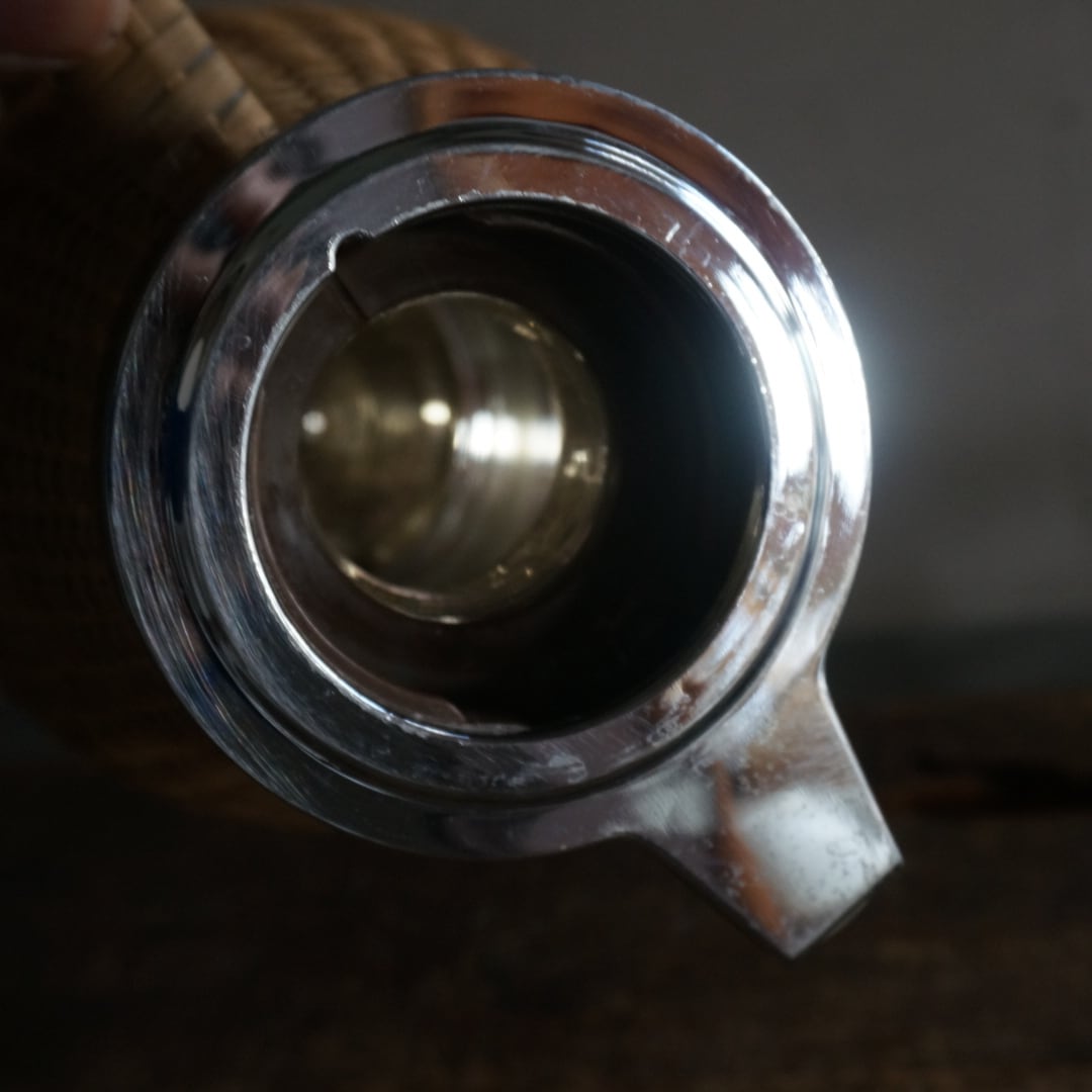 古い国産の魔法瓶