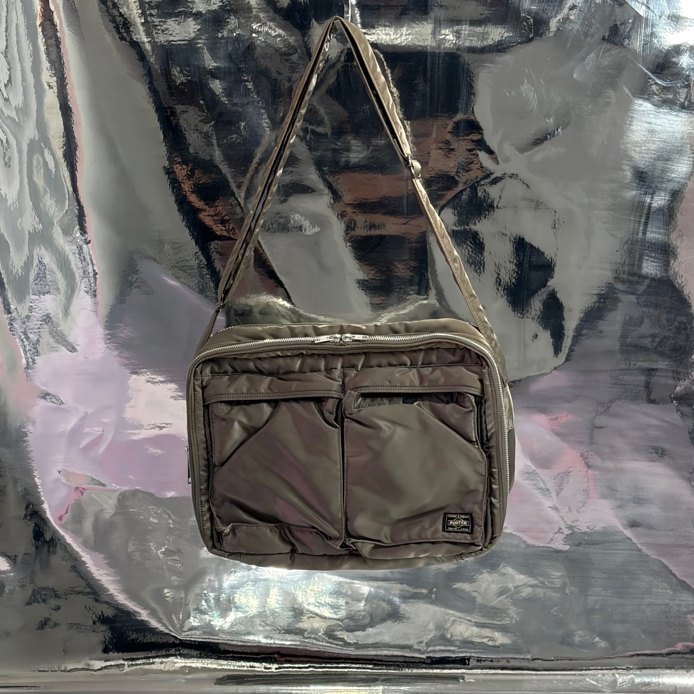 美品 廃盤　PORTER　ポーター タンカー ショルダーバッグ ナイロン カーキ PORTER タンカーショルダーバッグ ケース カーキ ナイロン ポーター