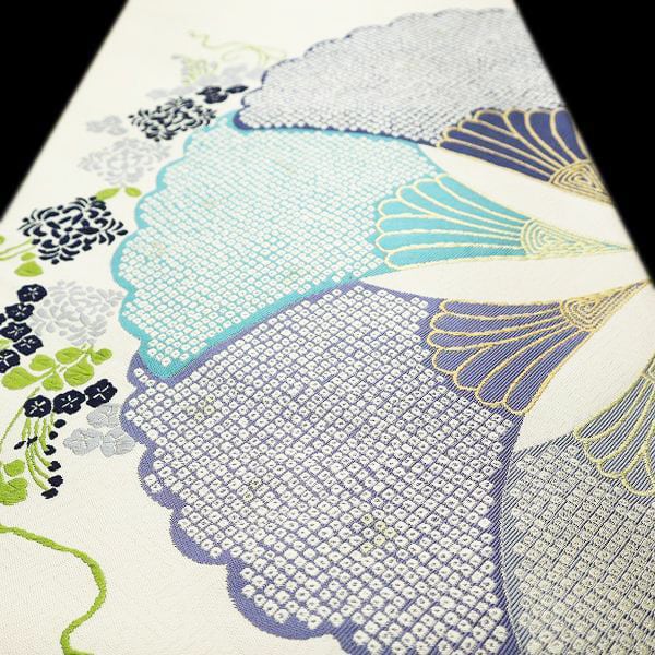 タイムレスな【小袖文様】 大人気『織り疋田』 上品に華やぐ帯姿に 美